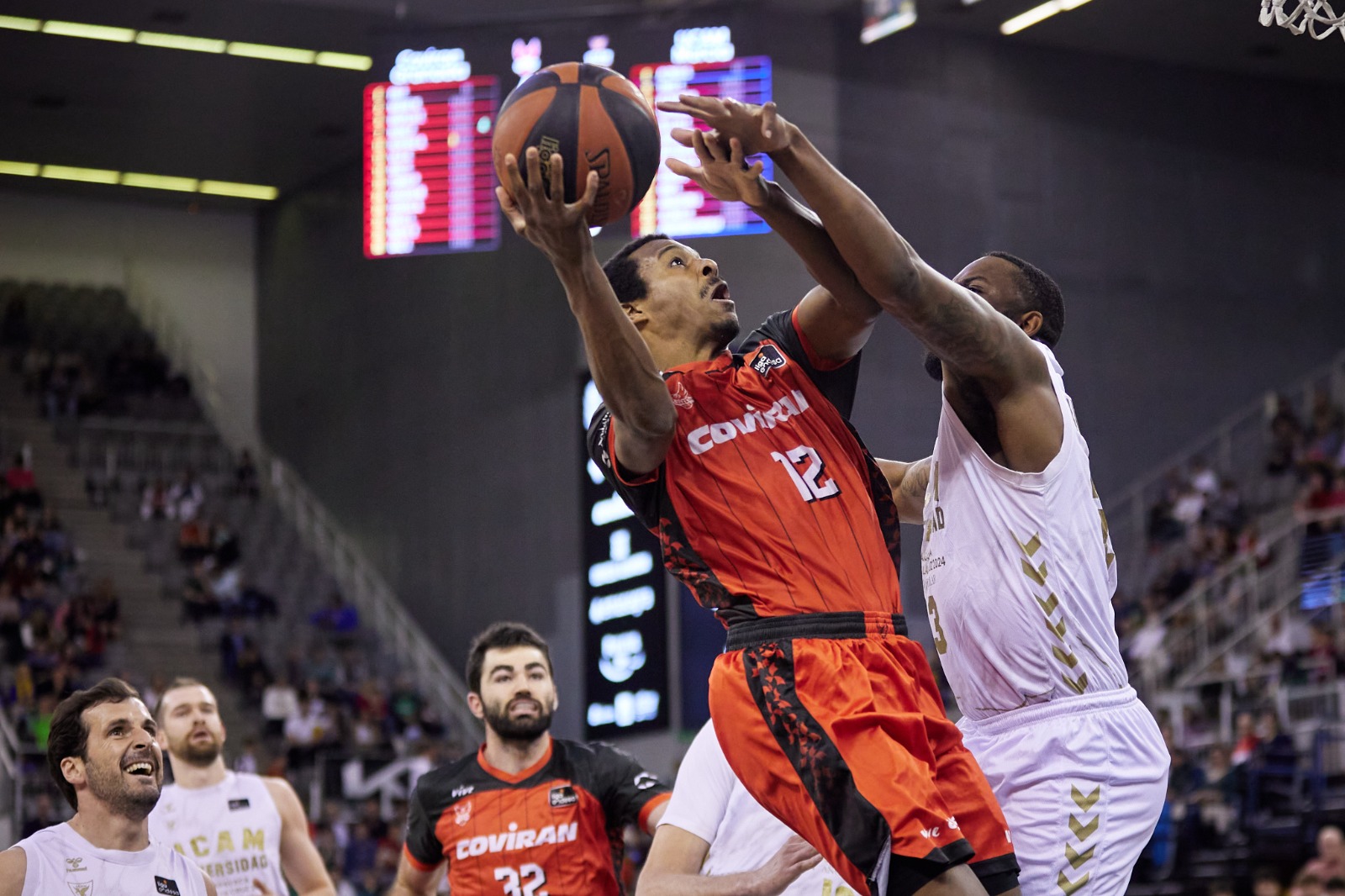 El Palacio vuelve a ser un fortín para Covirán Granada (Covirán Granada 88 – 67 UCAM Murcia)