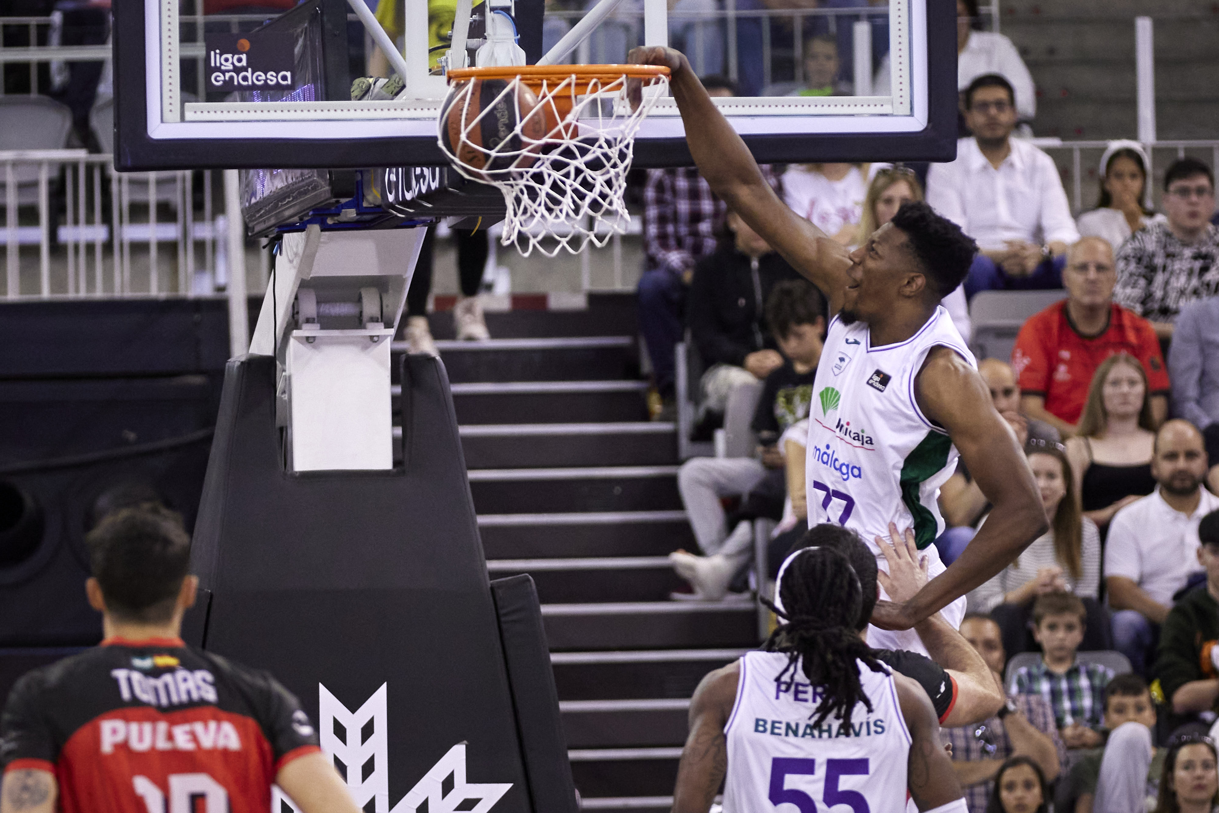 El olor a incienso envenena a Covirán Granada (Covirán Granada 69 – 101 Unicaja Málaga)