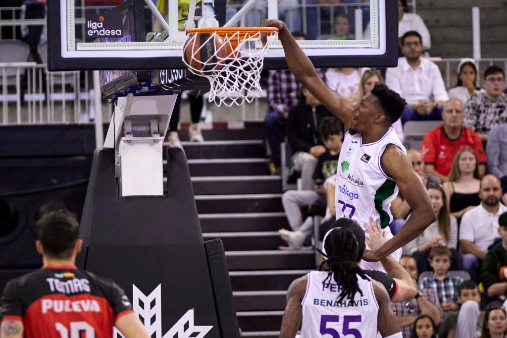 El olor a incienso envenena a Covirán Granada (Covirán Granada 69 – 101 Unicaja&nbsp;Málaga)