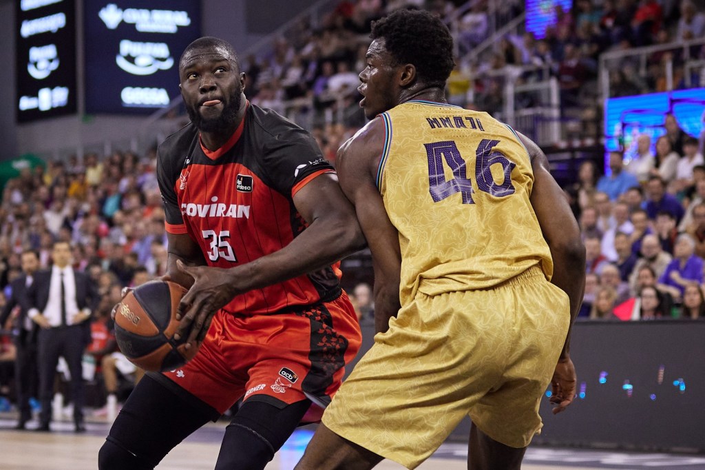Covirán Granada compite contra el Barça antes de viajar a Girona (Covirán Granada 55 – 70 FC&nbsp;Barcelona)