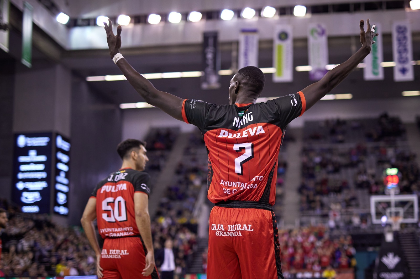 Petit Niang: «Para estar tranquilos, tenemos que ganar un par de partidos en casa, para que no se acerquen»