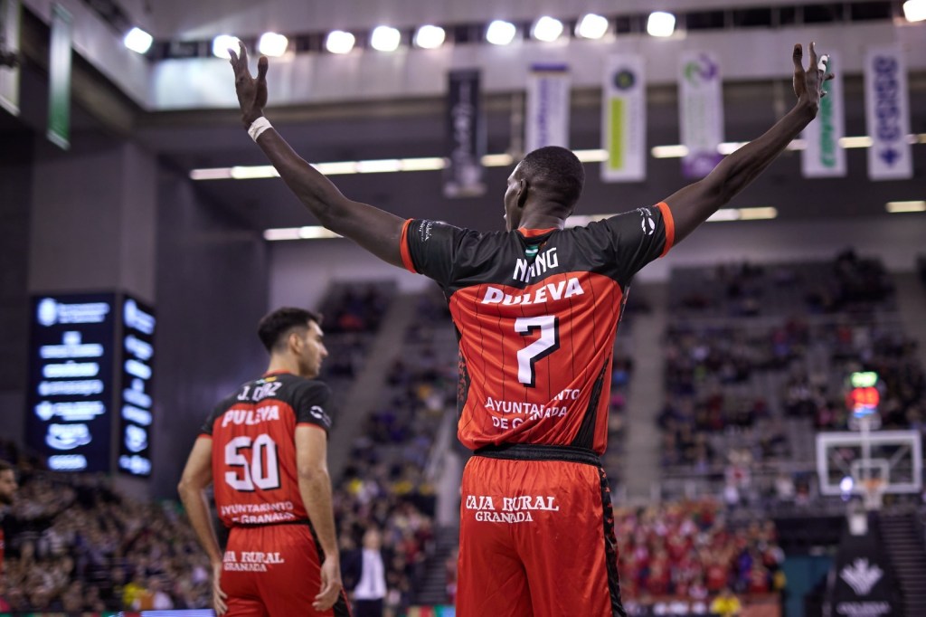 Petit Niang: «Para estar tranquilos, tenemos que ganar un par de partidos en casa, para que no se&nbsp;acerquen»