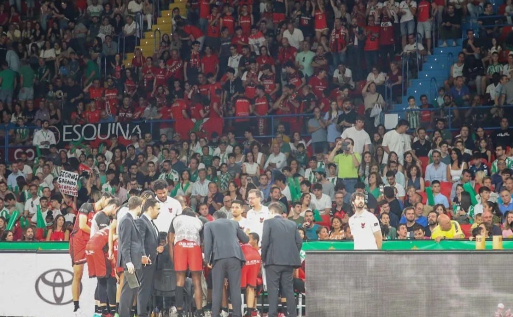 Thomasson rompe el maleficio y deja al Covirán vivito y coleando (Real Betis 85-91&nbsp;Granada)