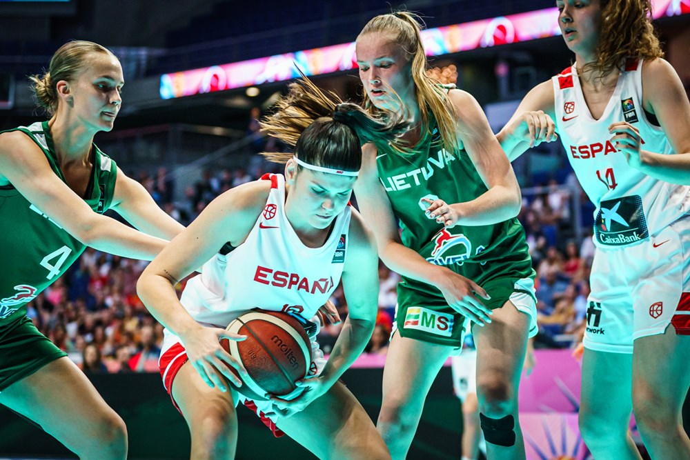 Los nuevos suelos LED del WiZink Center crean el ambiente perfecto para la exhibición de Estados Unidos y&nbsp;España