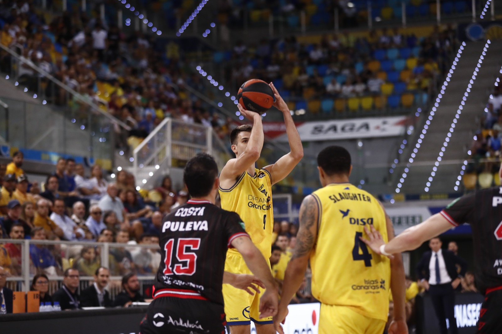 Gran Canaria mata a Covirán Granada con 45 puntos desde la línea de tres (89-75)