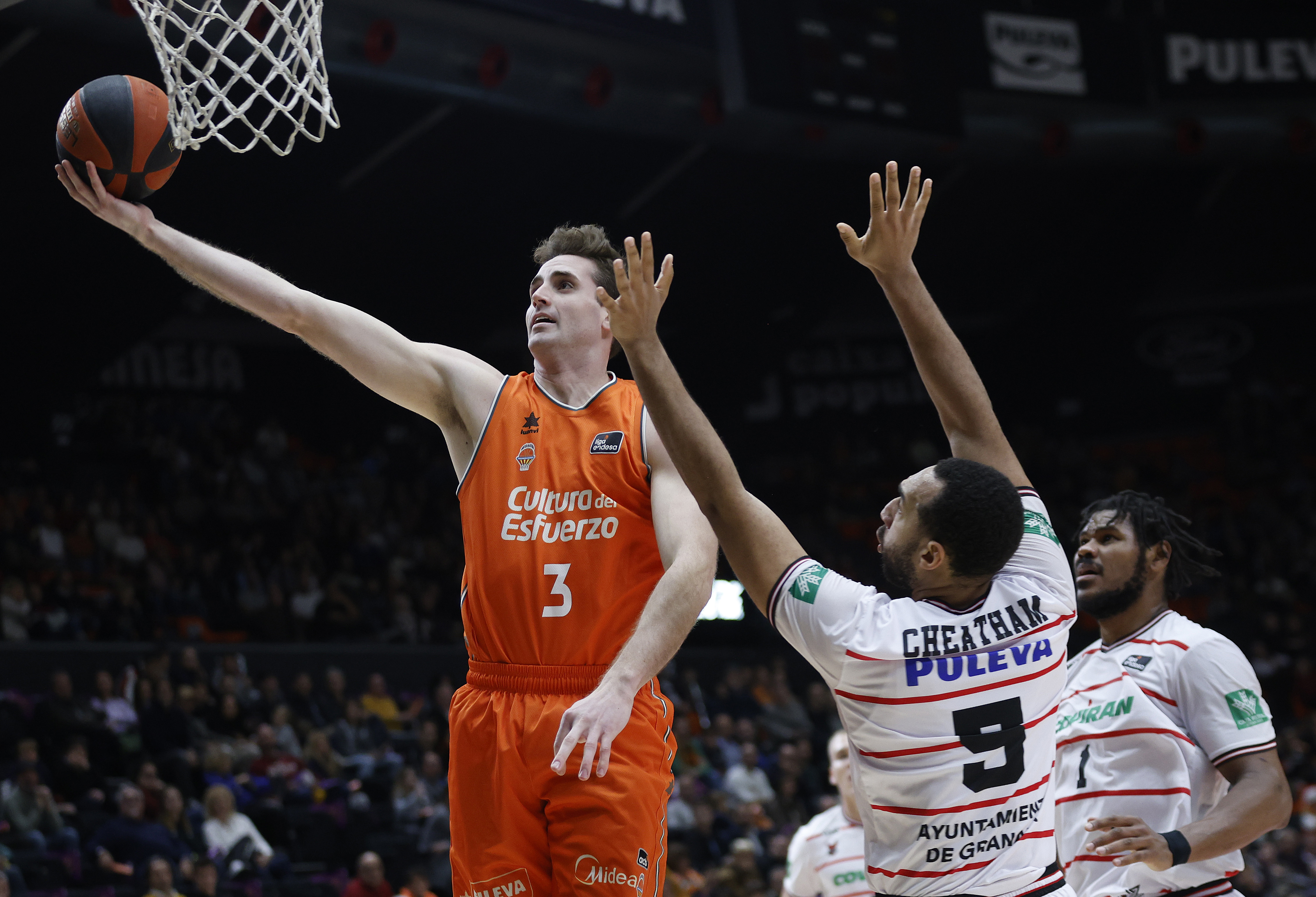 Covirán Granada adelanta las campanadas (Valencia Basket 75-81 Covirán Granada)