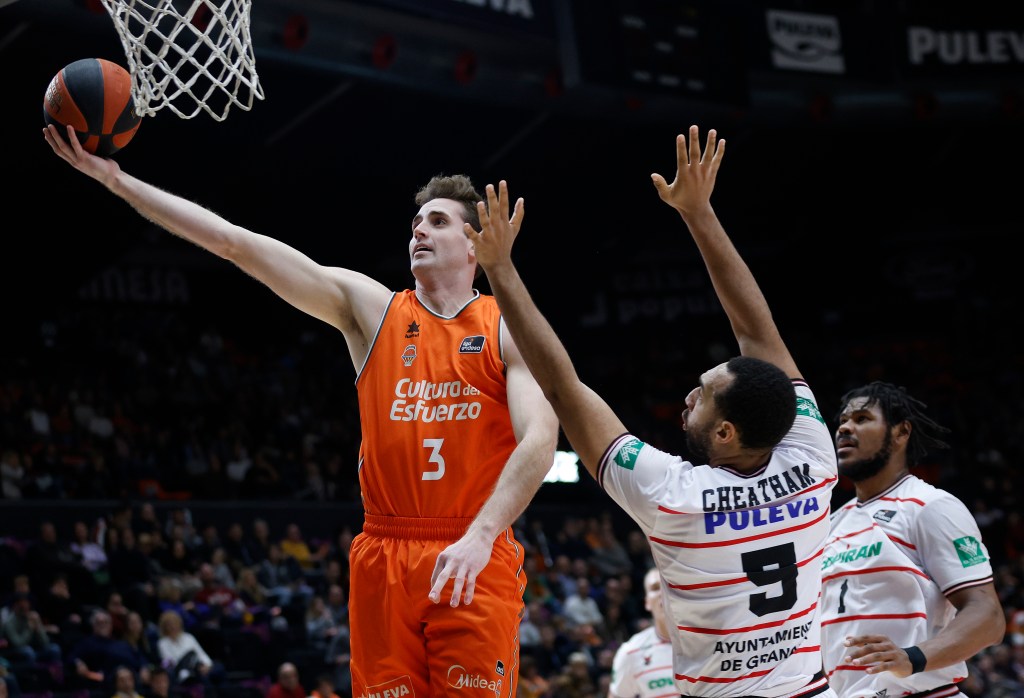 Covirán Granada adelanta las campanadas (Valencia Basket 75-81 Covirán&nbsp;Granada)