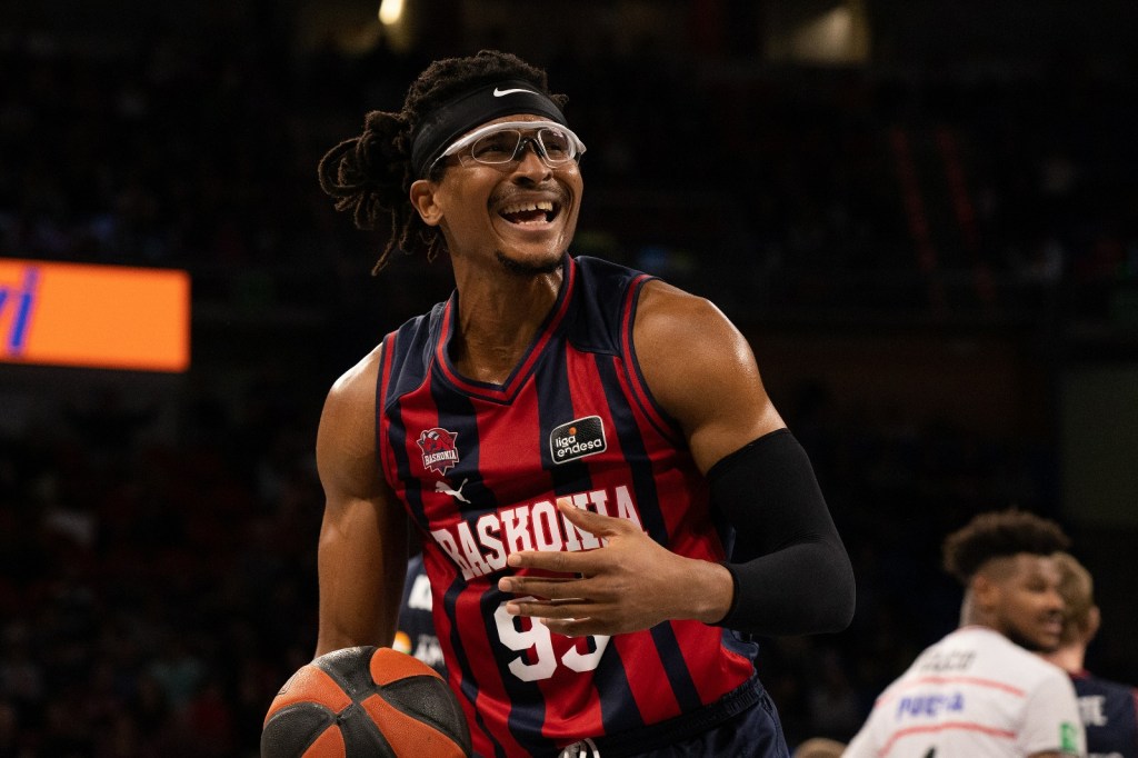 Un Markus Howard de récord y Moneke llevan a Baskonia a la ‘Chima’ (Saski Baskonia 104-88 Covirán&nbsp;Granada)