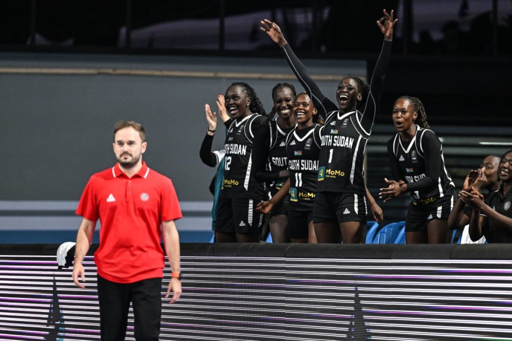 Alberto Antuña, el entrenador murciano de Movistar Estudiantes que ha hecho historia con Sudán del Sur: «Gracias al deporte están creciendo mucho después de la&nbsp;guerra»