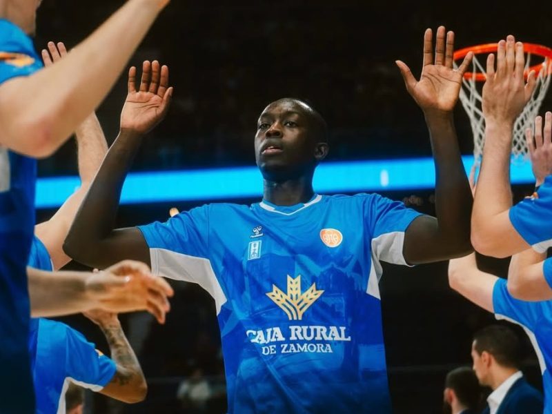 Omar Lo y la lucha por el propósito cuando el baloncesto se detiene: “Si el baloncesto terminara hoy, ¿qué voy a&nbsp;hacer?”