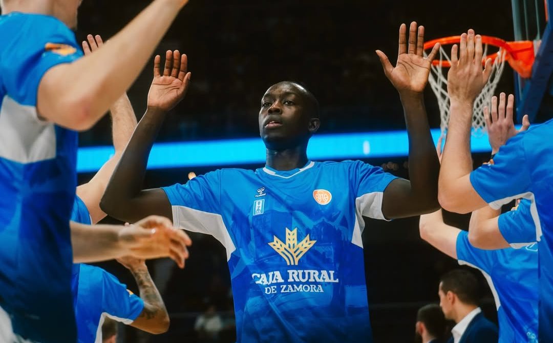 Omar Lo y la lucha por el propósito cuando el baloncesto se detiene: “Si el baloncesto terminara hoy, ¿qué voy a&nbsp;hacer?”